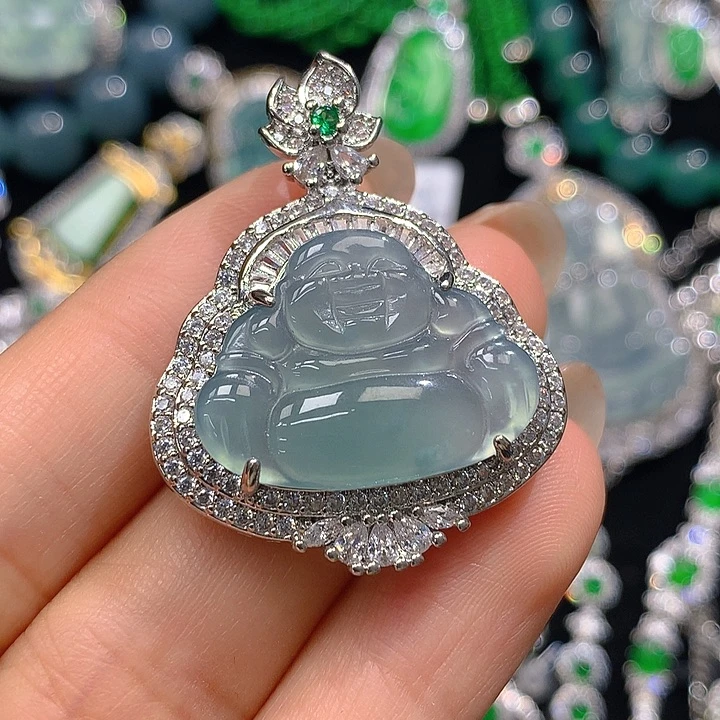 翡翠颈饰未镶嵌翡翠