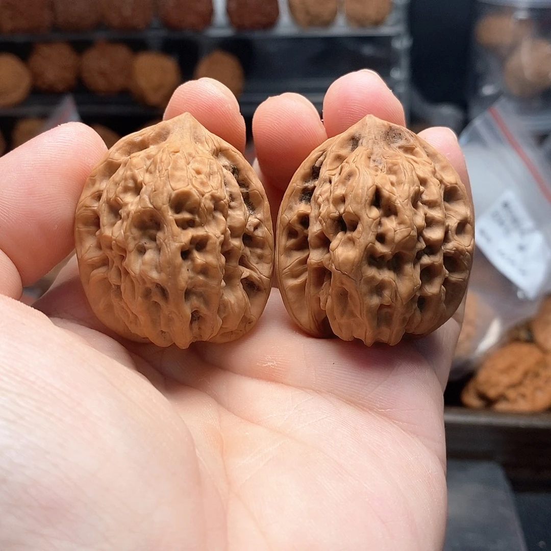 1文玩核桃蜡皮公子36-057
