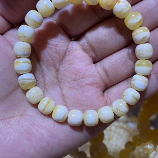 琥珀未镶嵌手链微瑕介意勿拍