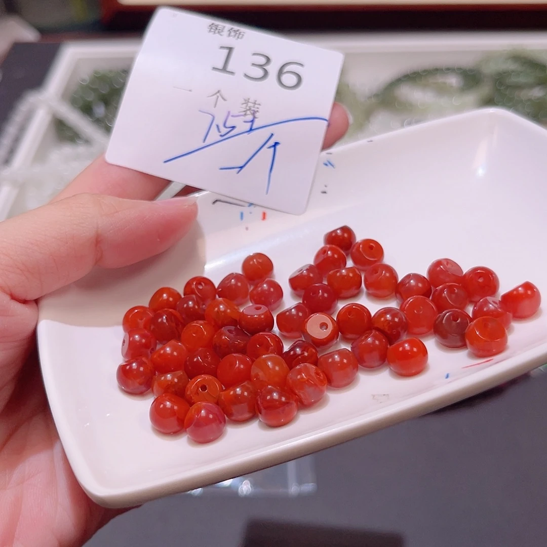 未镶嵌珠宝半成品水晶136 。