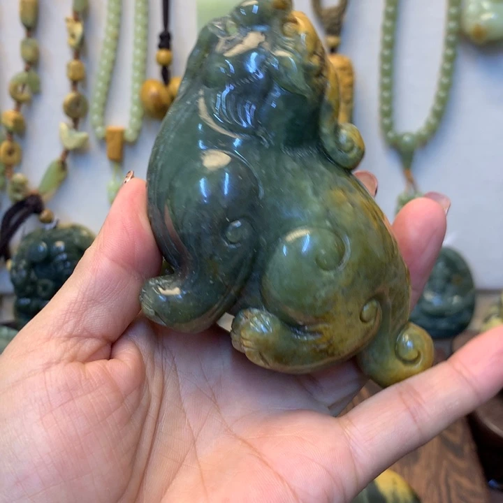 一***好岫岩河磨玉（透闪石质玉）未镶嵌把件