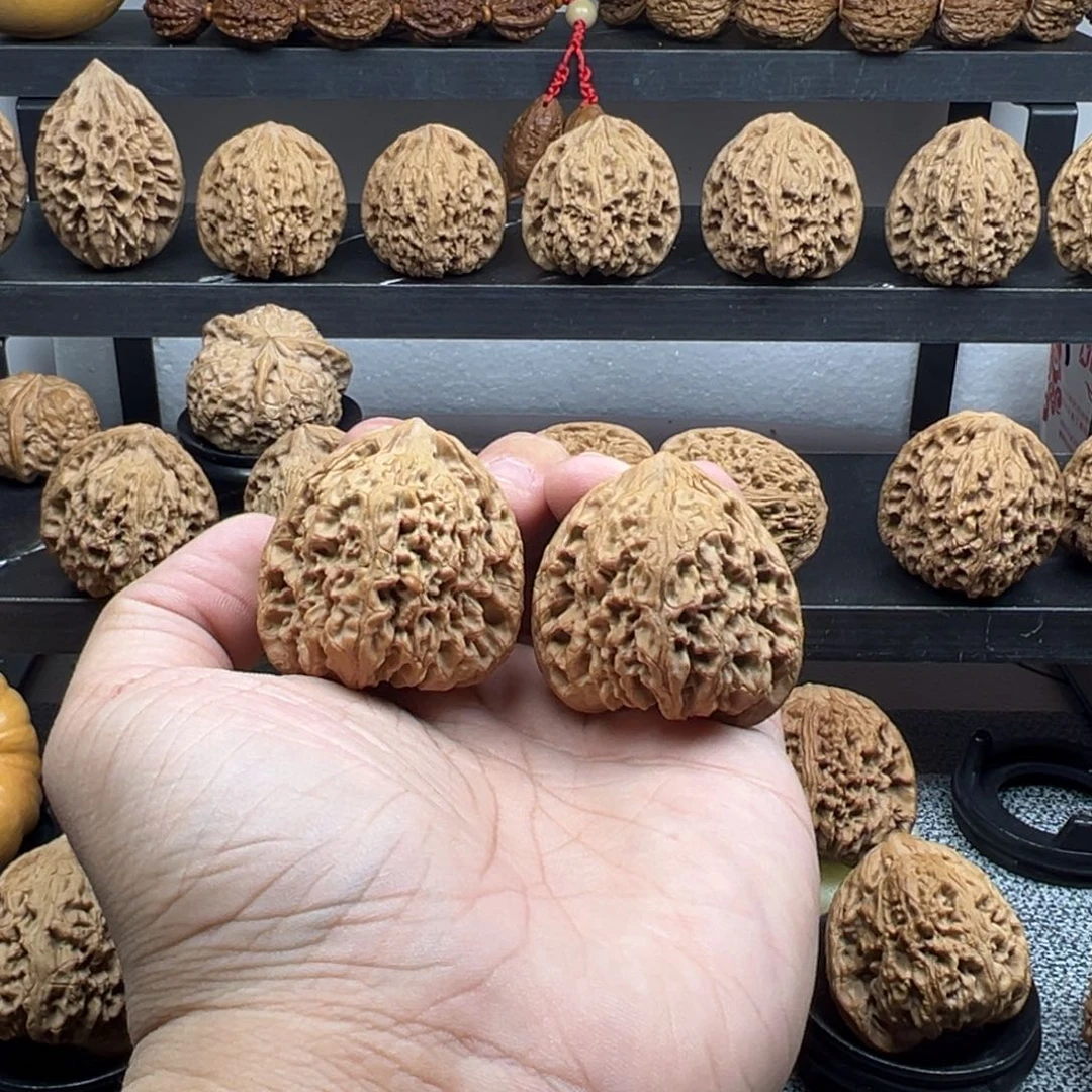 文玩核桃吊坠天残南疆石