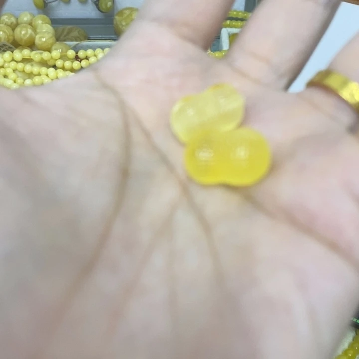 蜜蜡未镶嵌裸石多样性发货其一