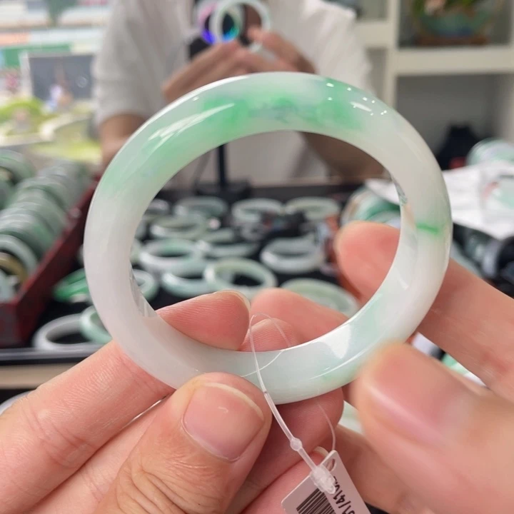 翡翠未镶嵌手镯54.7