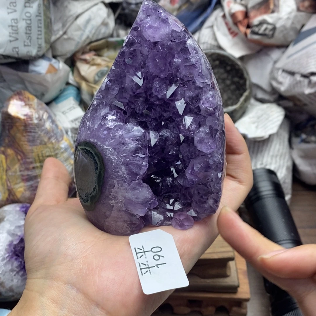 紫晶未镶嵌大型摆件（非配饰）