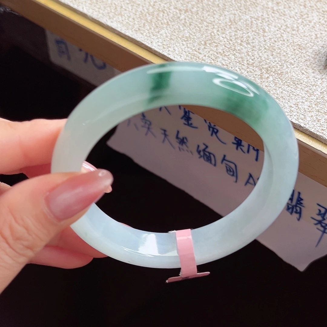 翡翠未镶嵌手镯手镯