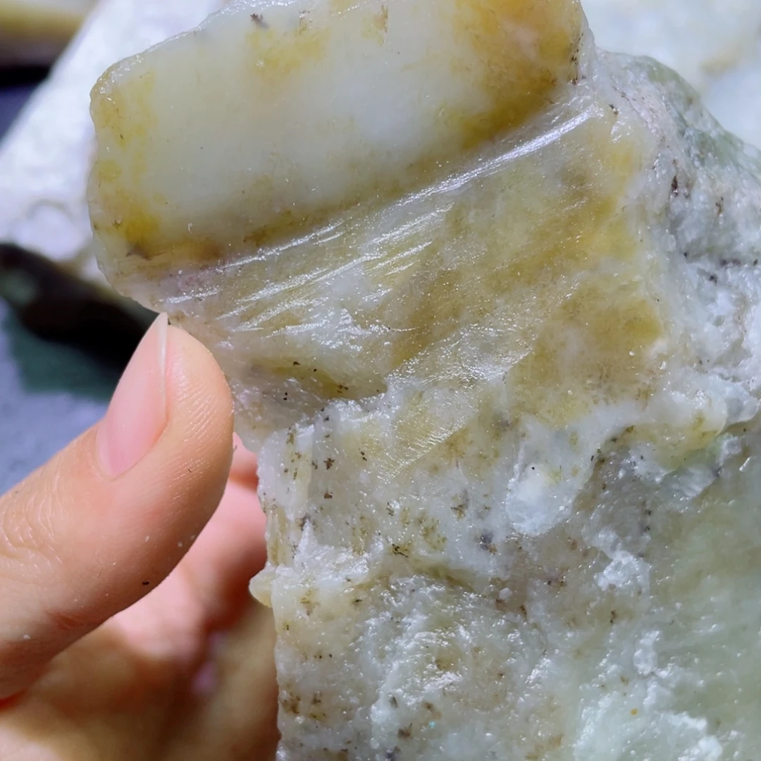 和田玉未镶嵌珠宝半成品