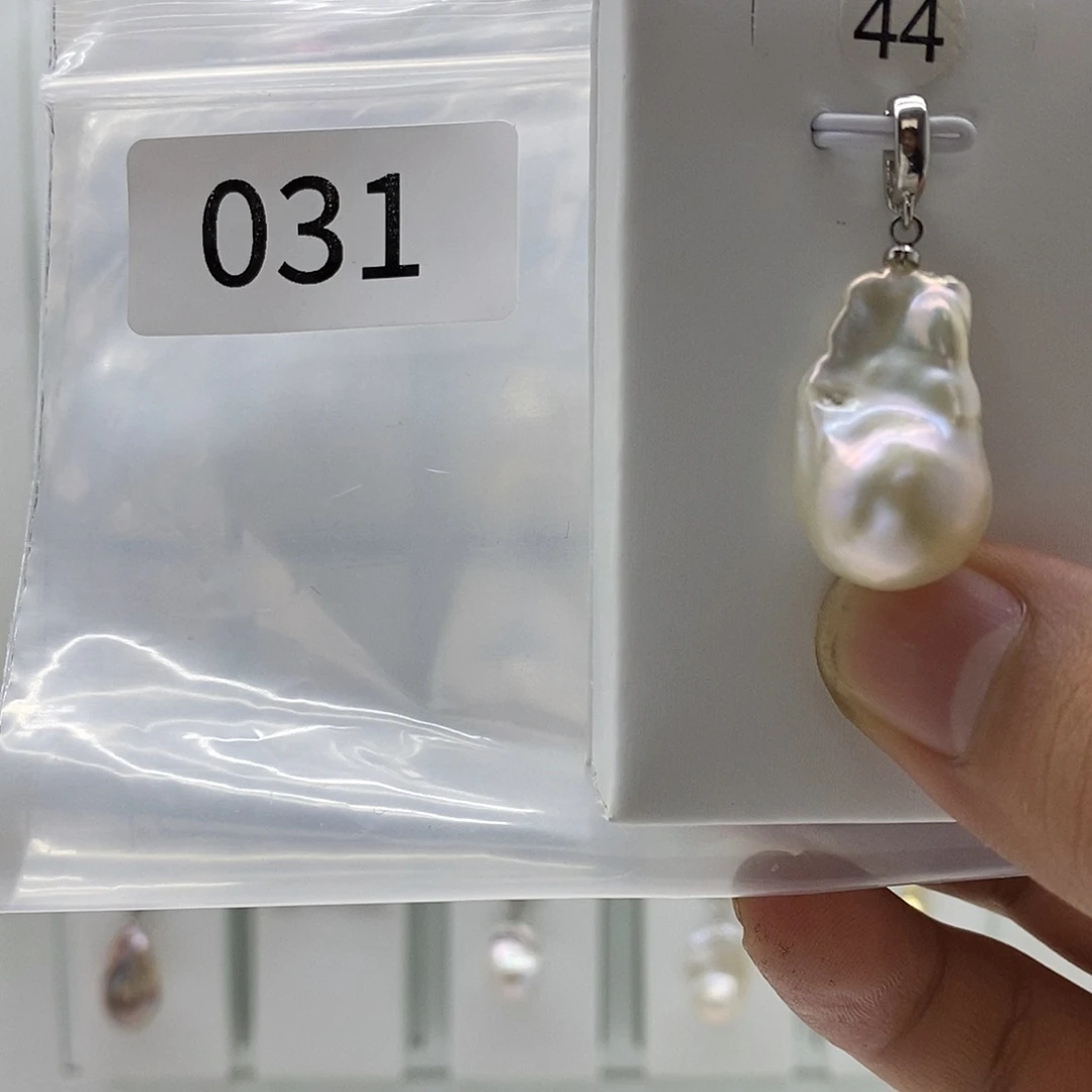 合金淡水珍珠颈饰