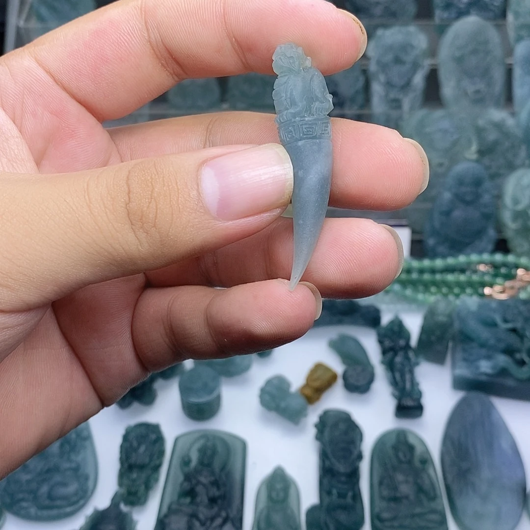 未镶嵌定制翡翠牙