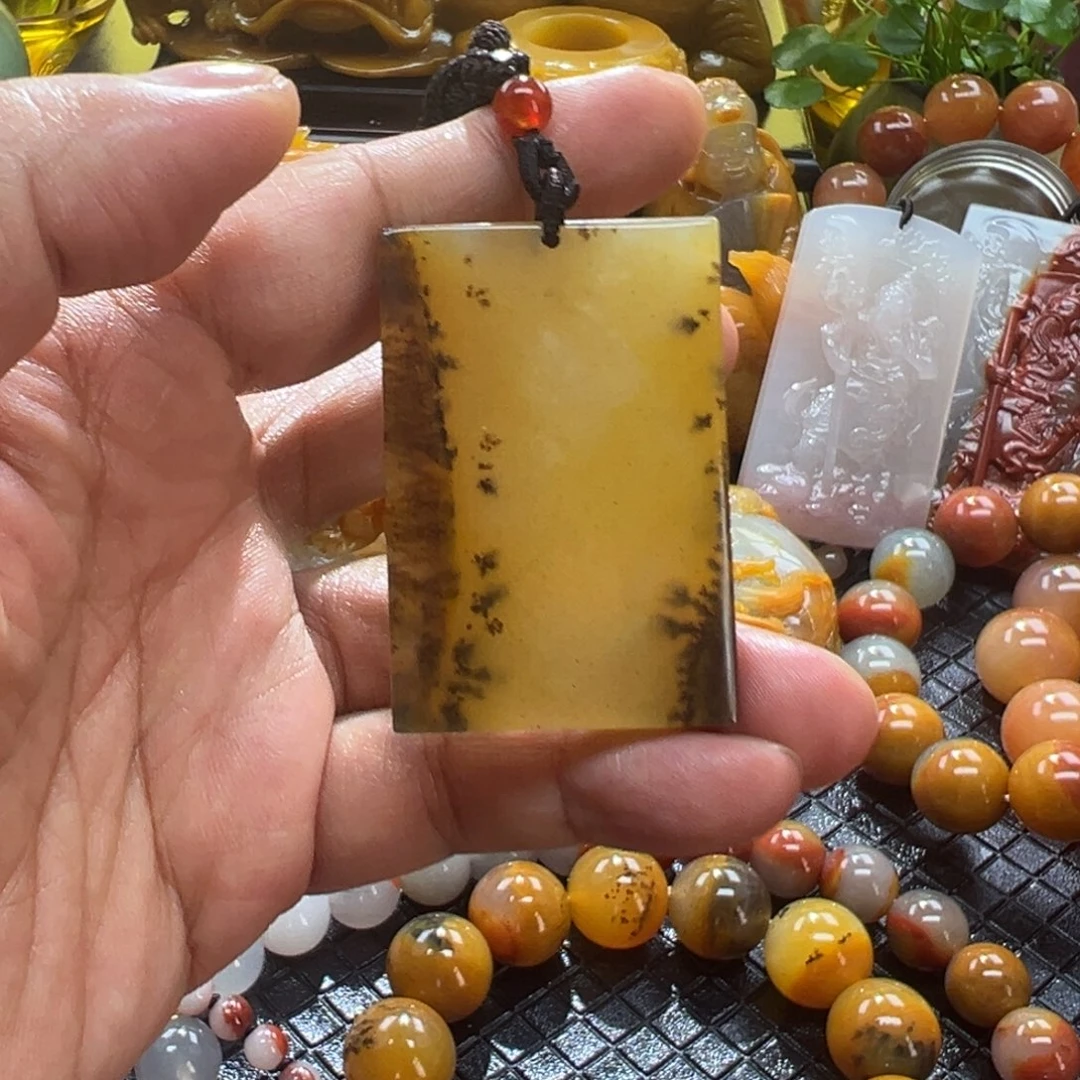 石英质玉未镶嵌颈饰