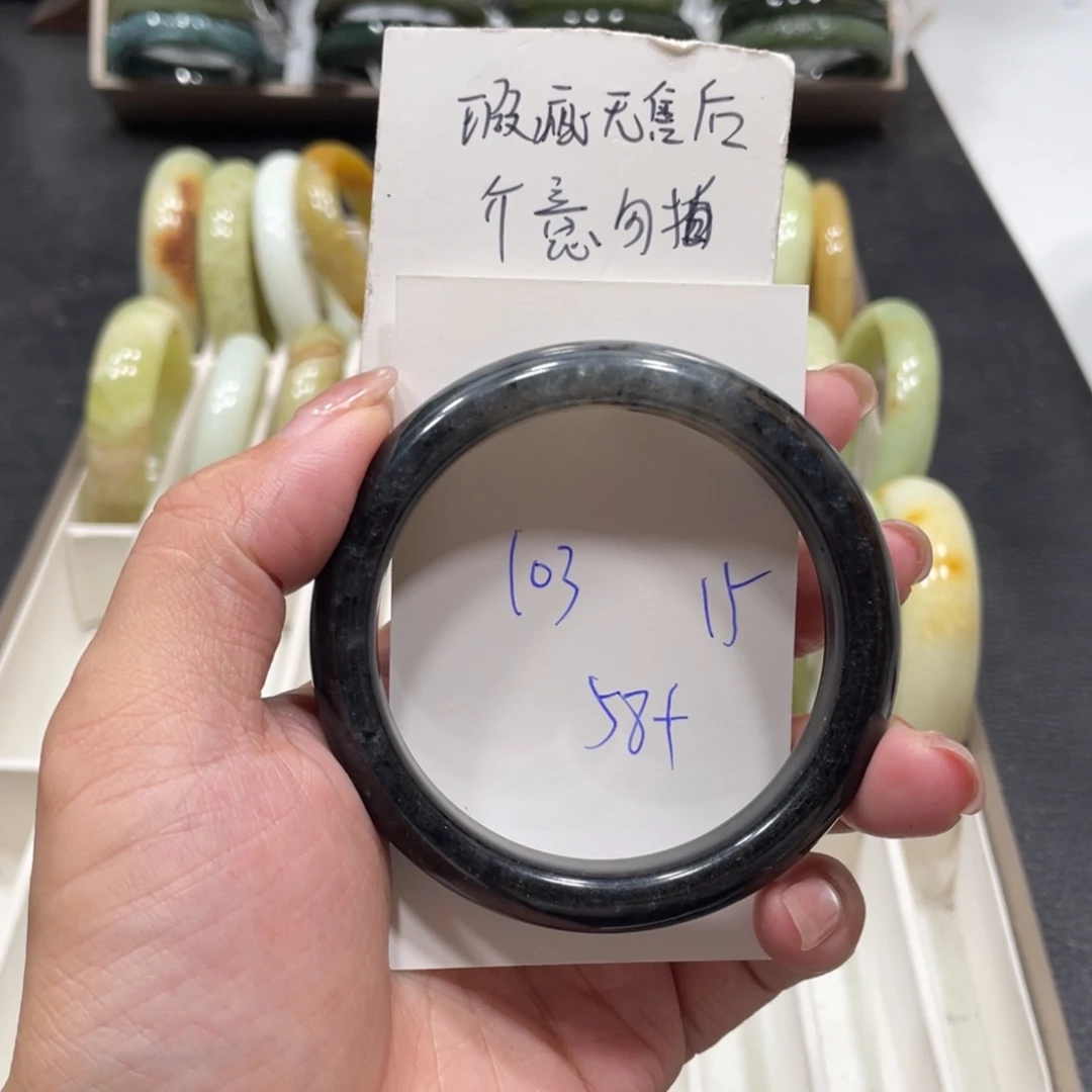 未镶嵌蛇纹石玉手镯