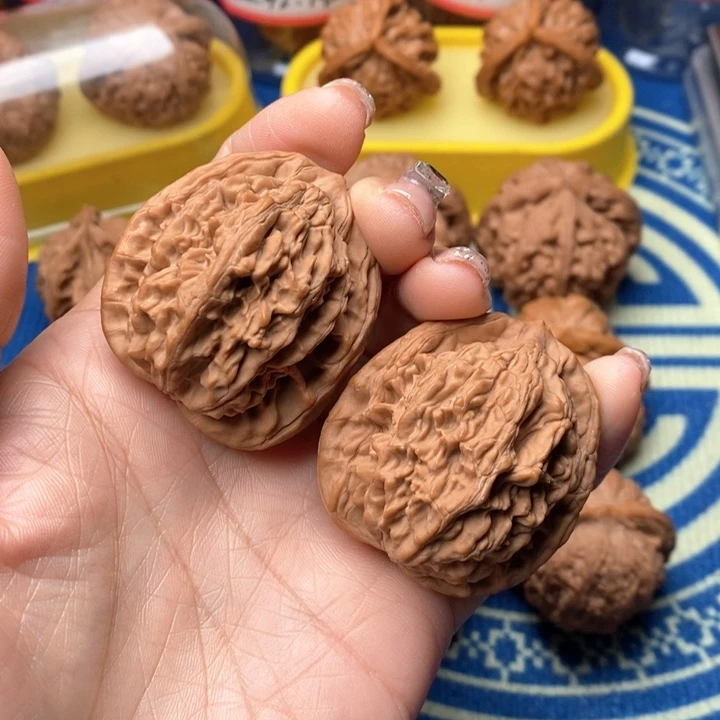 桃核吊坠虎头40核桃