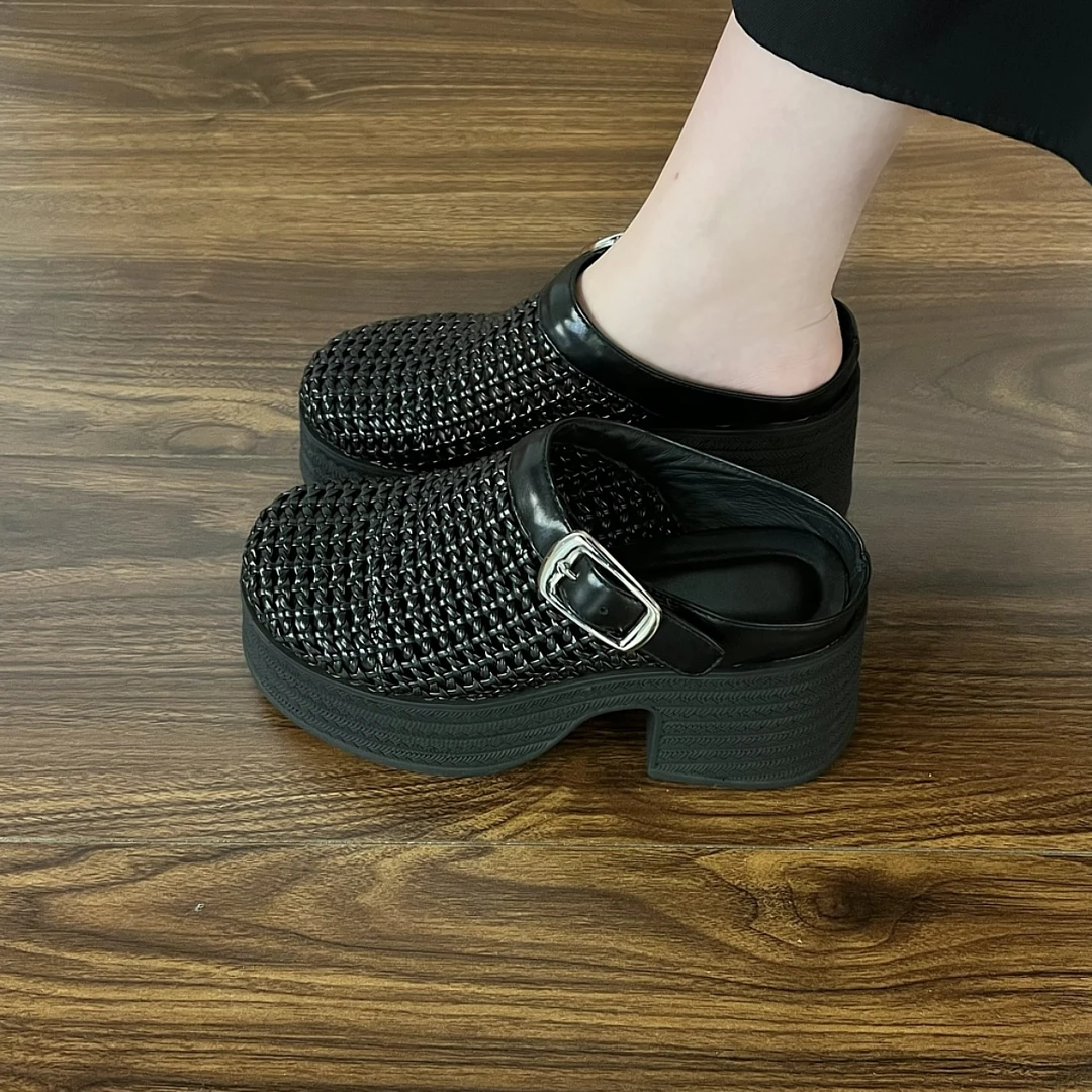 8cm时尚编织镂空粗跟包头拖小众纯色休闲风包头拖春夏学院极简风