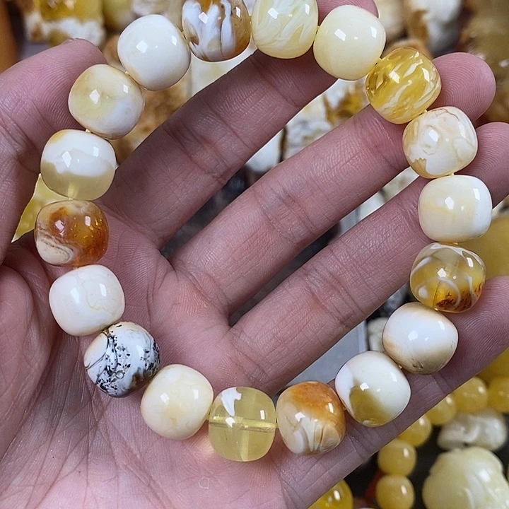 秦***堂琥珀未镶嵌珠宝奇石我