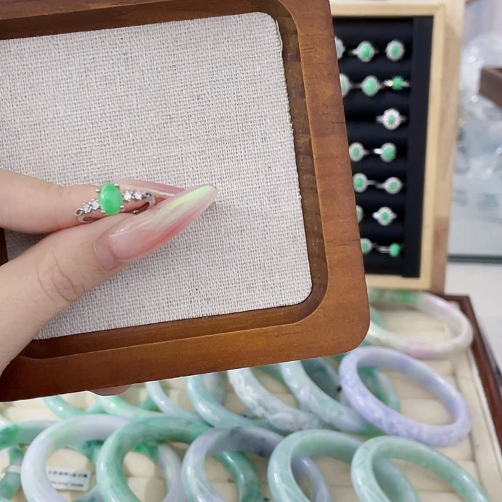 翡翠未镶嵌颈饰天然翡翠Ａ货