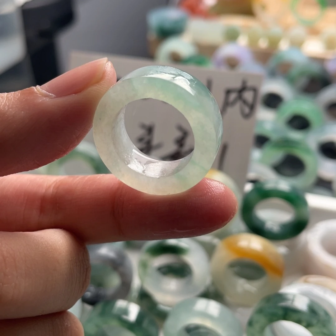 定制翡翠未镶嵌戒指