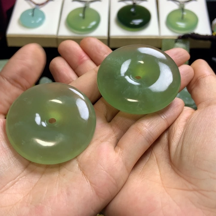 【闪购商品】蛇纹石玉未镶嵌颈饰多样性发货发其一