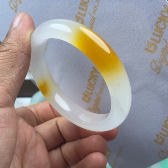 石英质玉（金丝玉）未镶嵌手镯