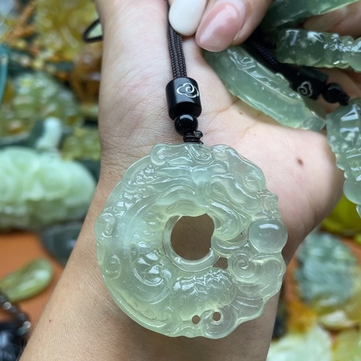 蛇纹石玉未镶嵌项链