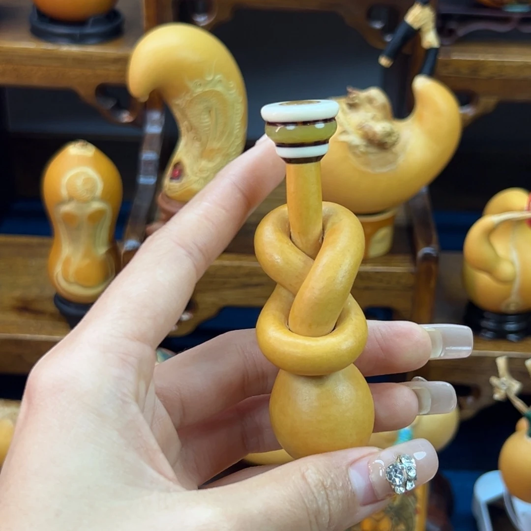 羽**风八字扣手把件葫芦