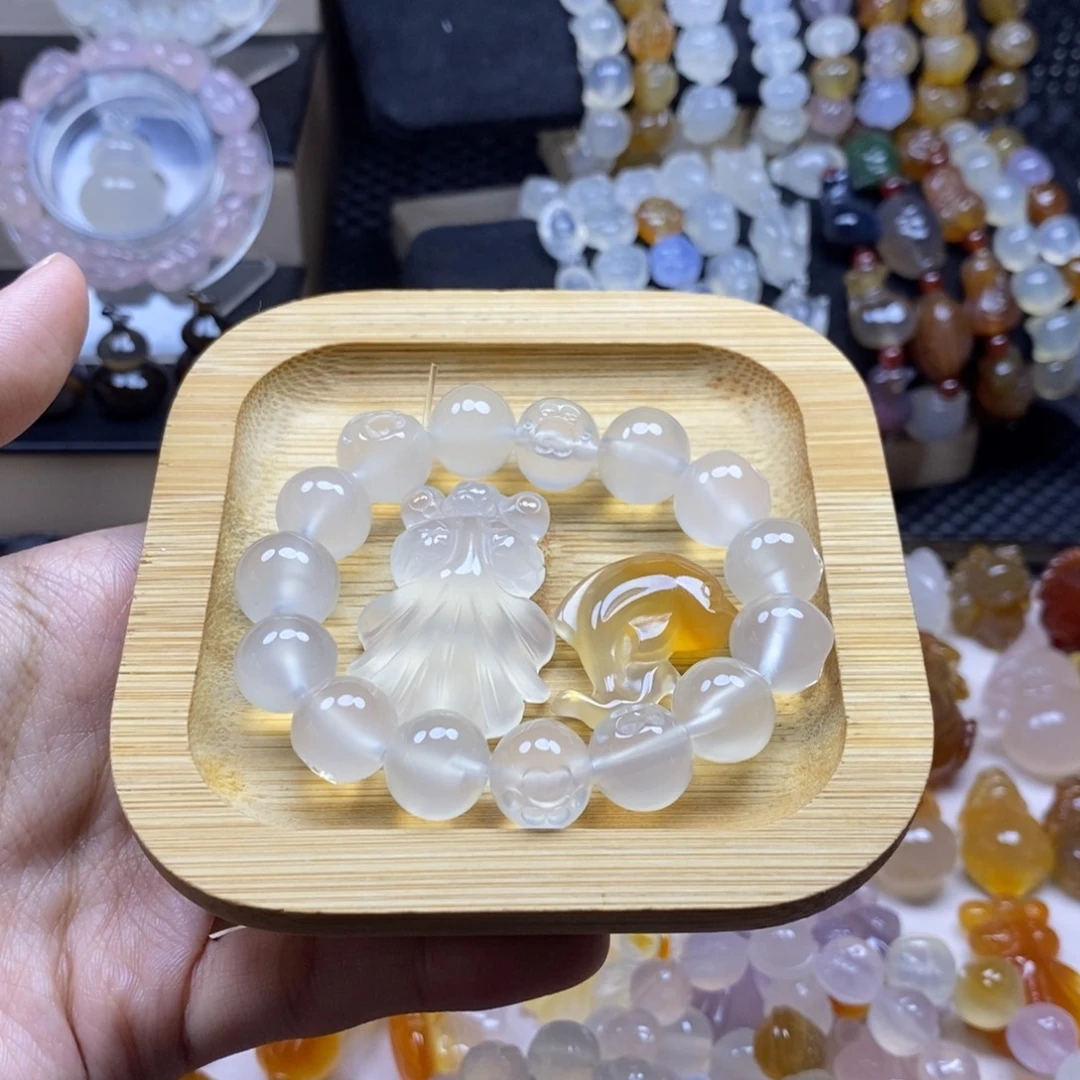 幸***子未镶嵌颈饰玛瑙/玉髓