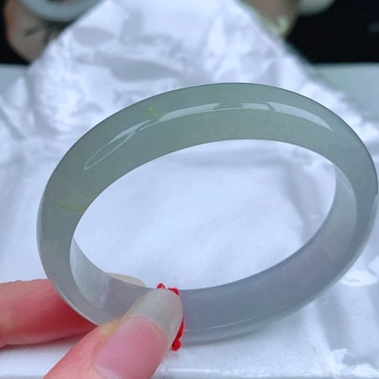 翡翠未镶嵌手镯   25  贵妃53