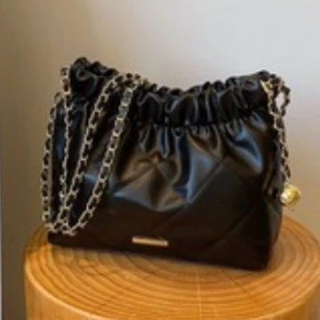 软皮大容量褶皱链条单肩包斜挎包