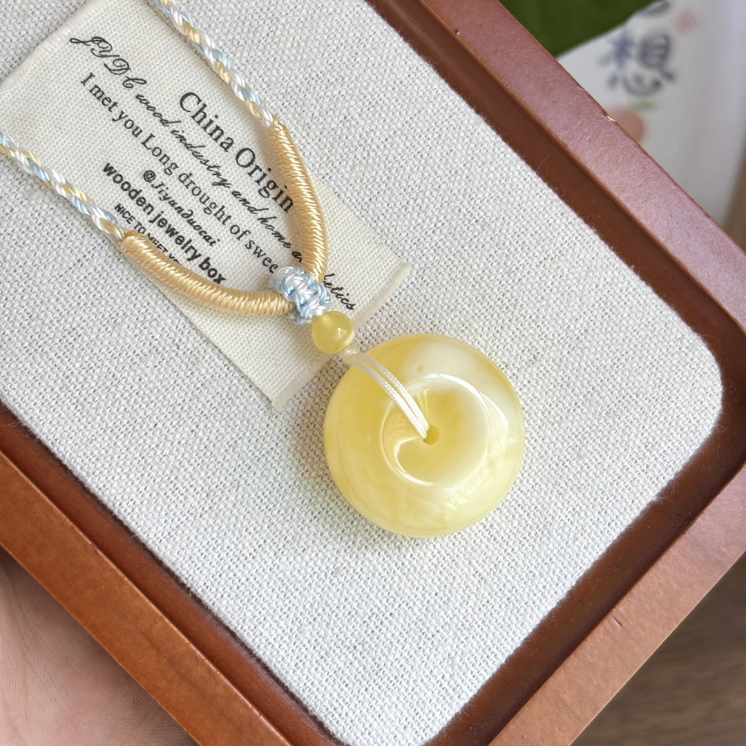 溶洞平安扣编绳，琥珀蜜蜡原矿
