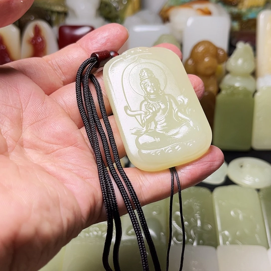 和田玉未镶嵌颈饰