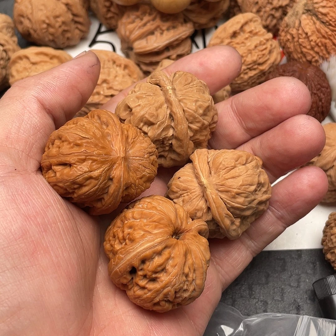 文玩核桃吊坠笑****饰元宝