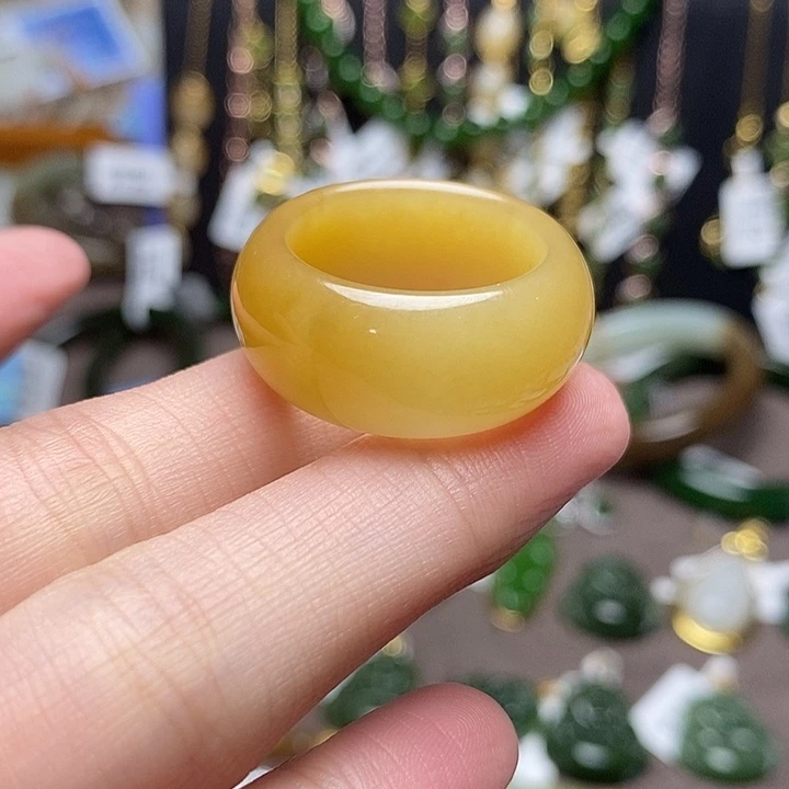 和田玉未镶嵌戒指