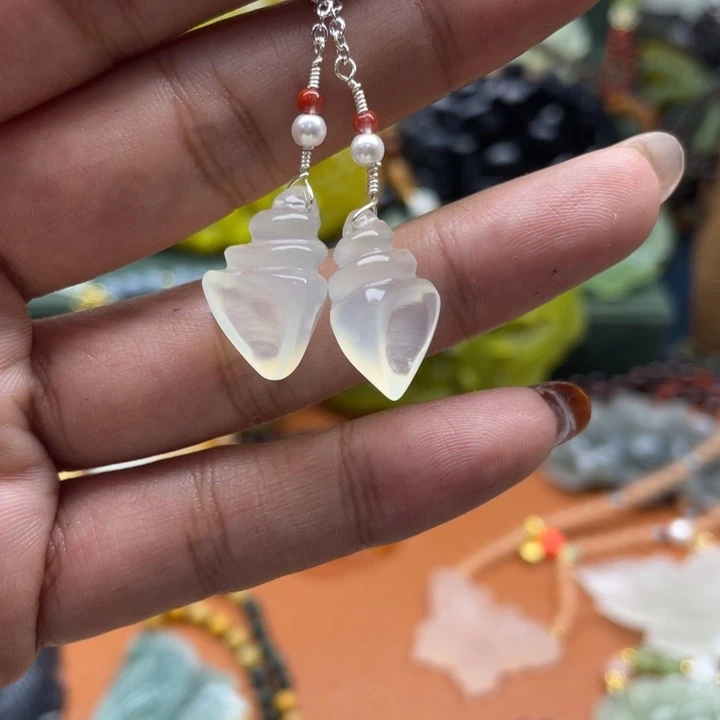 未镶嵌蛇纹石玉颈饰