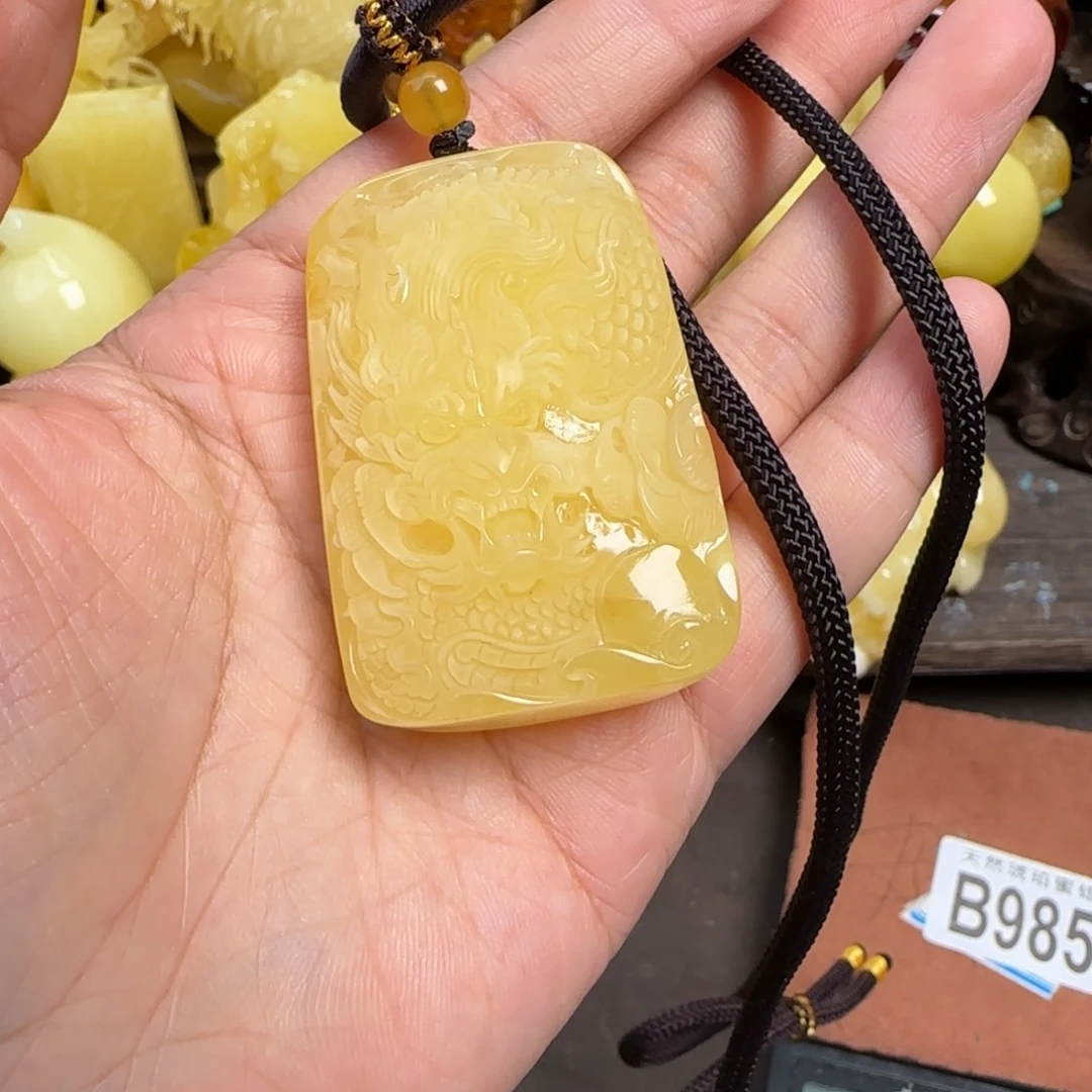 蜜蜡未镶嵌珠宝奇石