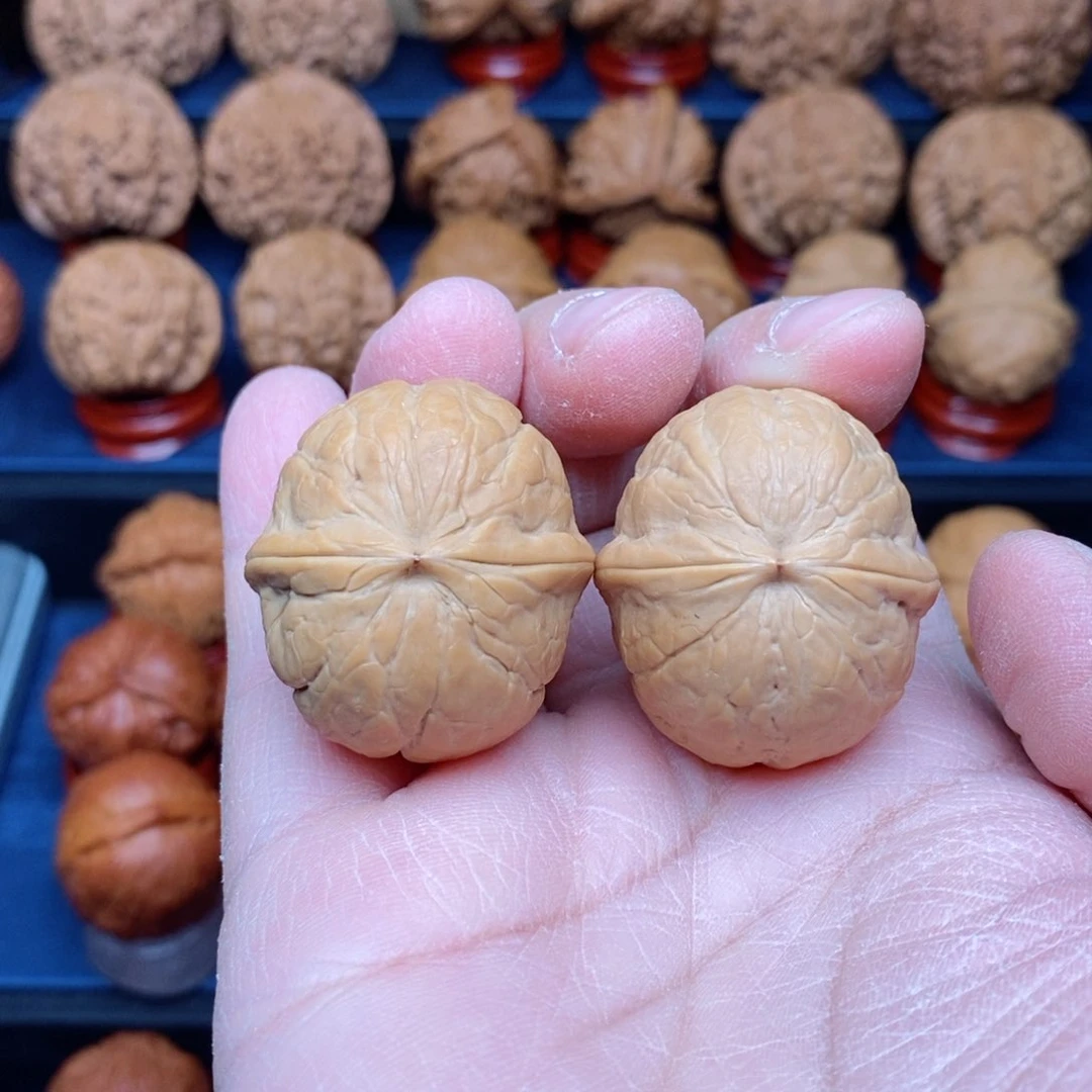 把件文玩核桃手捻野生精品蛇皮球