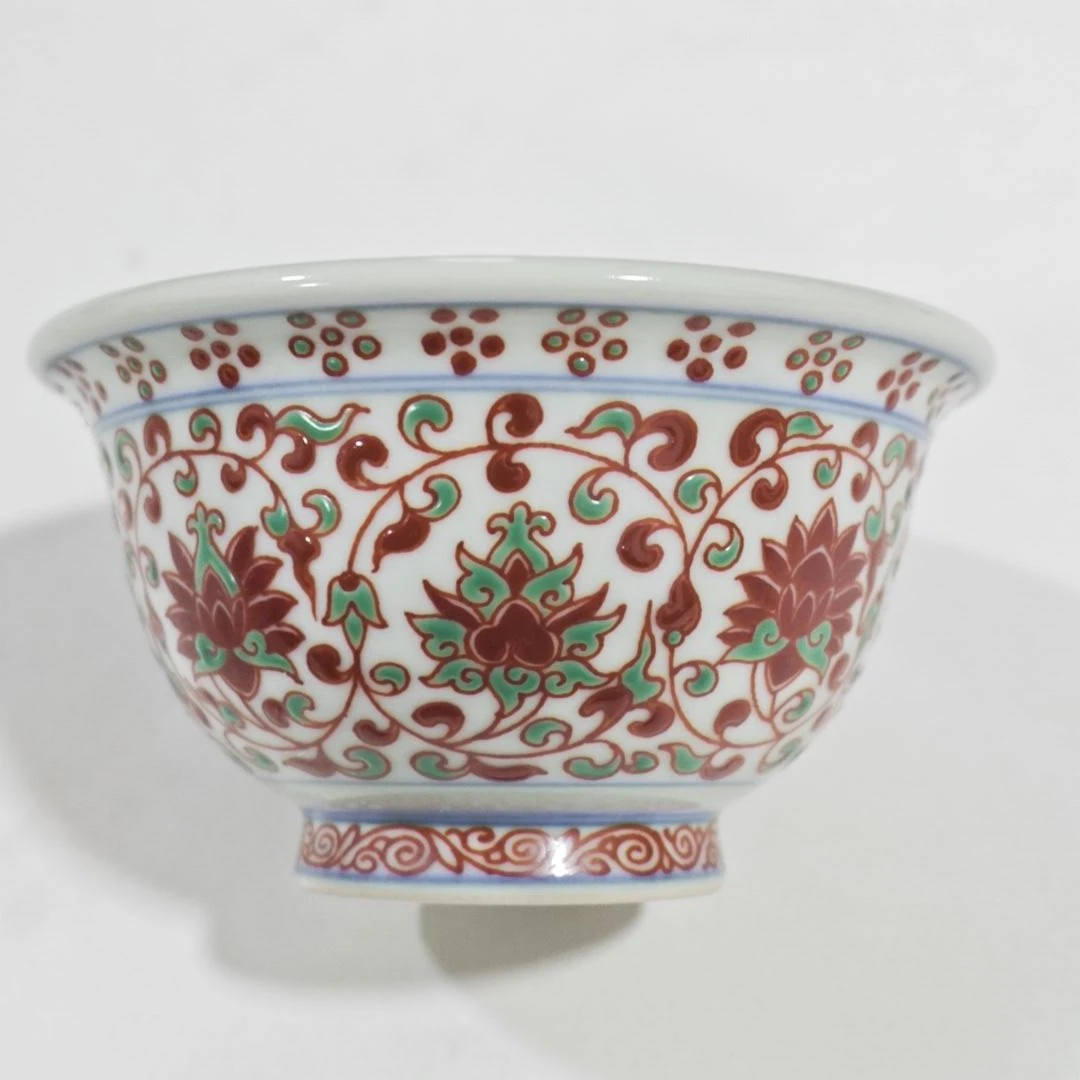 立勤堂红绿彩缠枝莲满绘压手