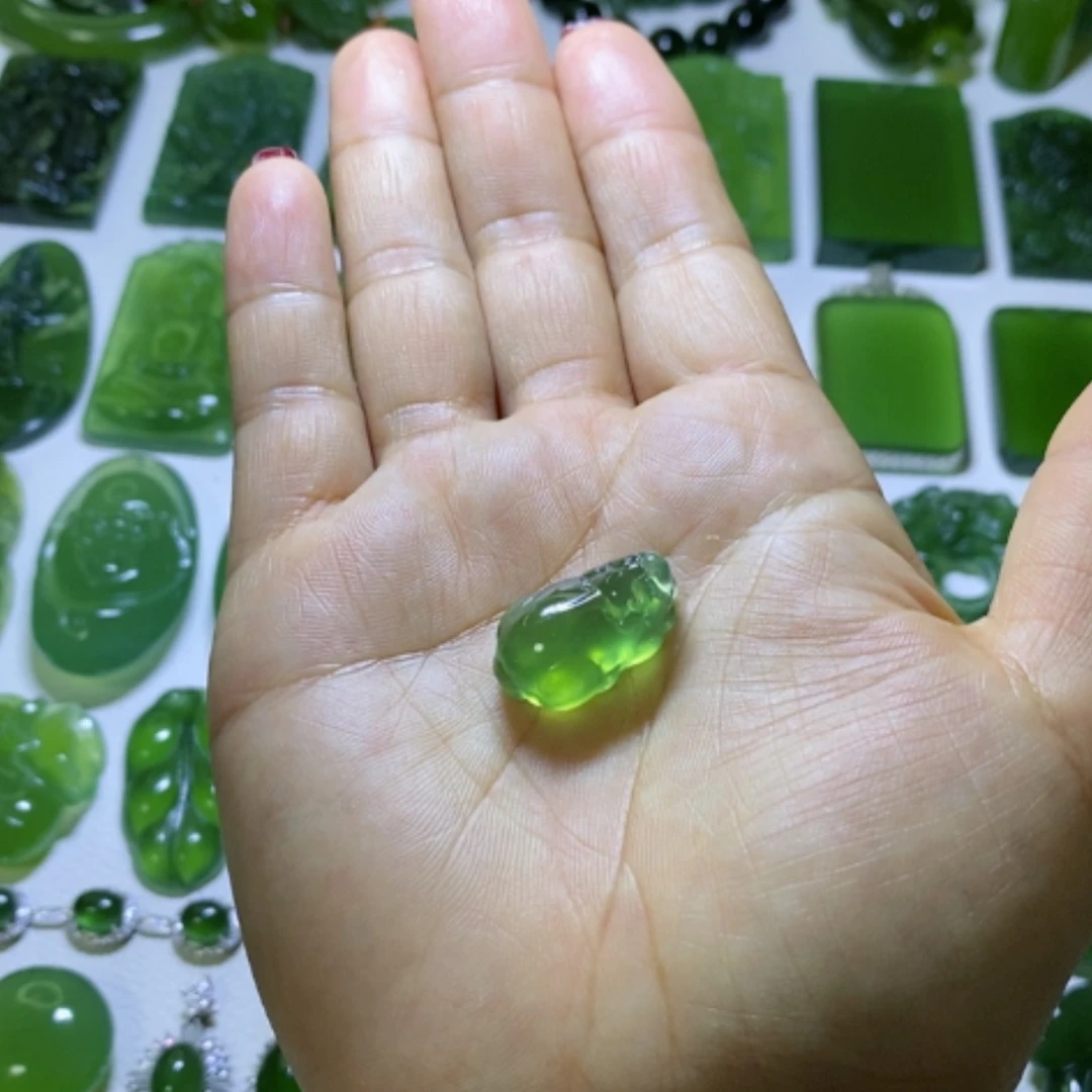 【闪购商品】蛇纹石玉颈饰未镶嵌