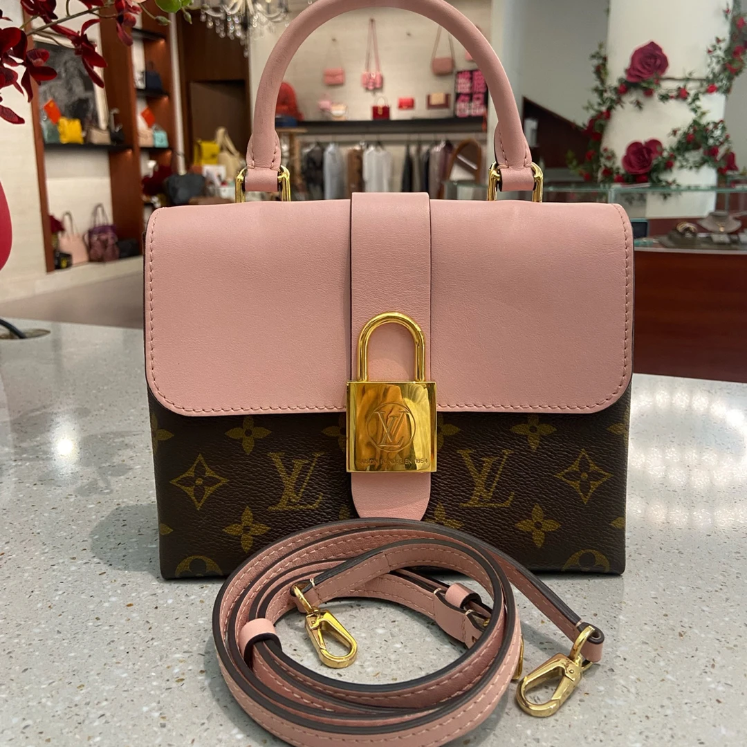 95新 LouisVuitton/路易威登 粉色锁头locky bb斜挎包