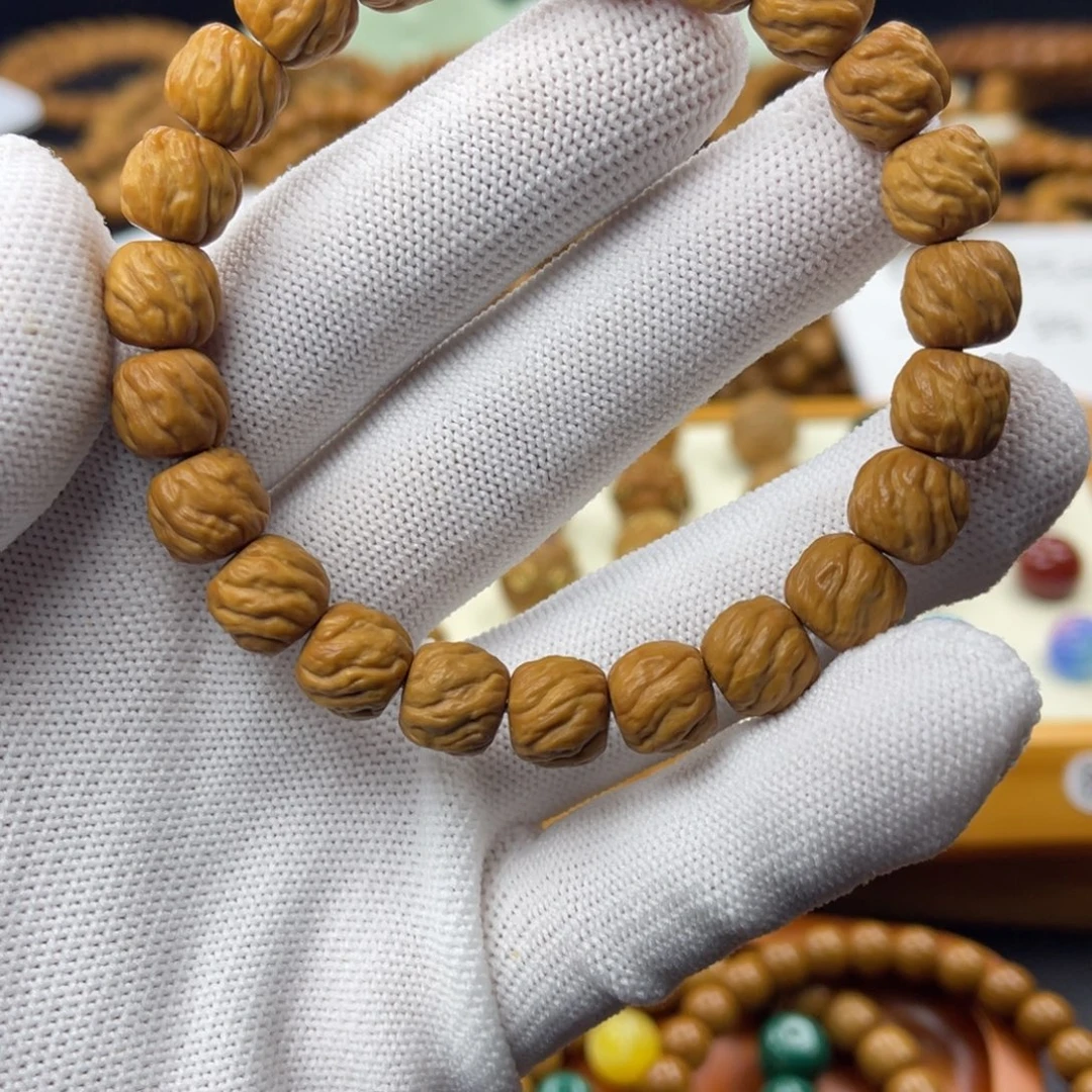 鮑***猴头核桃吊坠混元珠