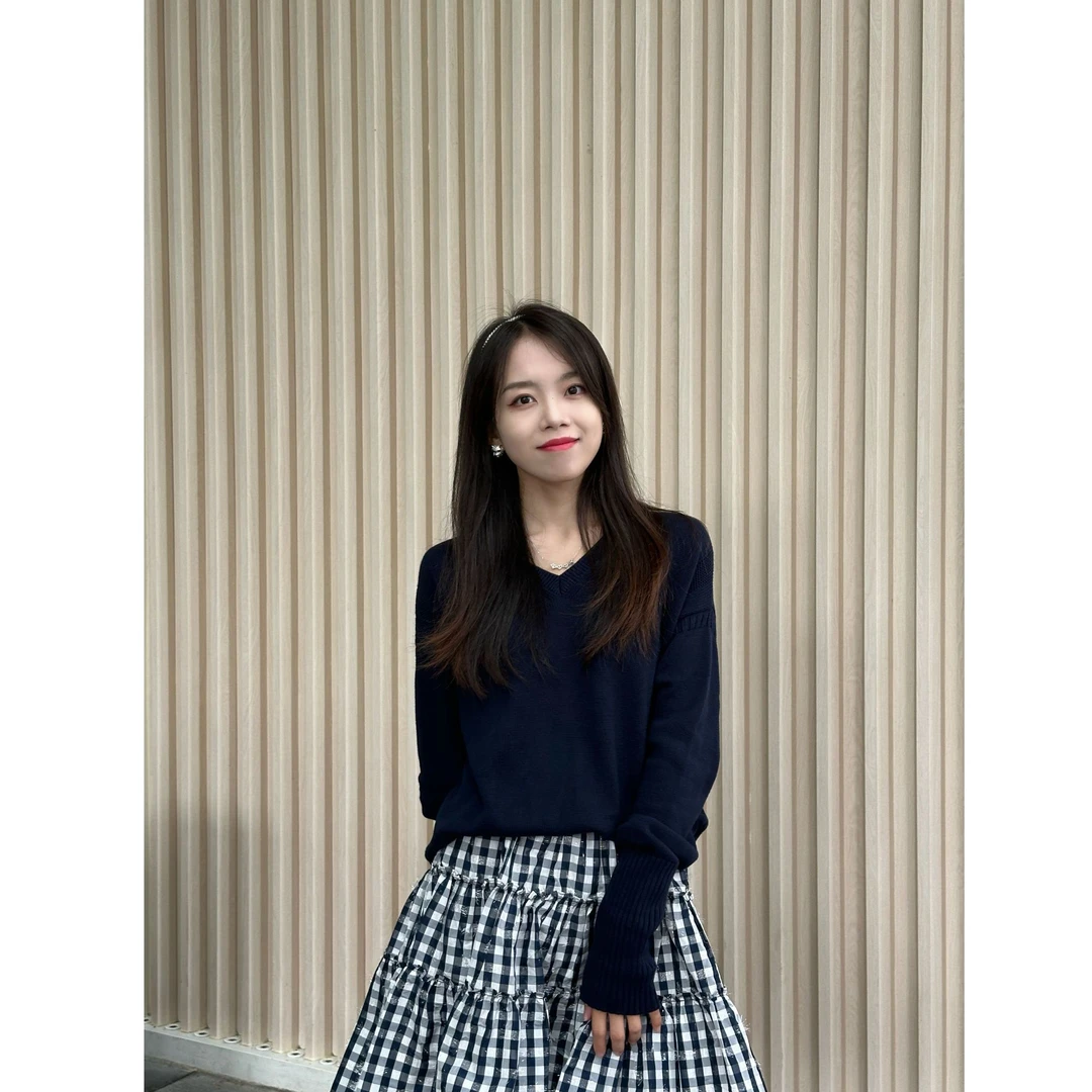 【烟熏尤加利】哥弟显瘦V领收袖针织毛衣1399382-1T12422-003