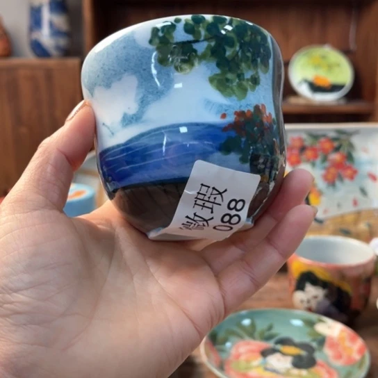 炉景德镇釉下手绘陶瓷。