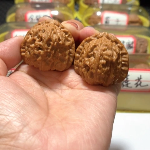 吊坠文玩核桃三角白