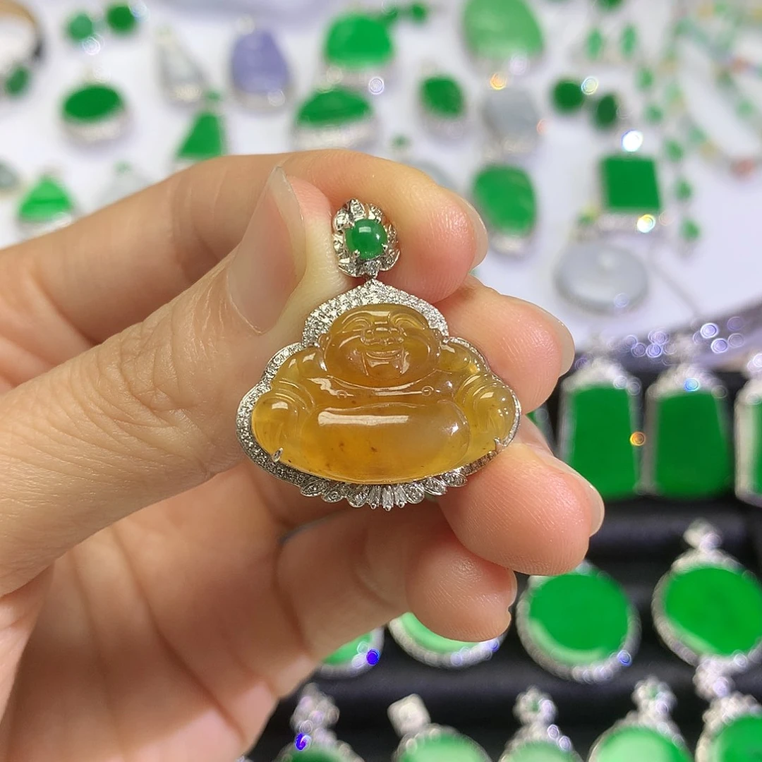 颈饰18K金镶嵌翡翠吊坠