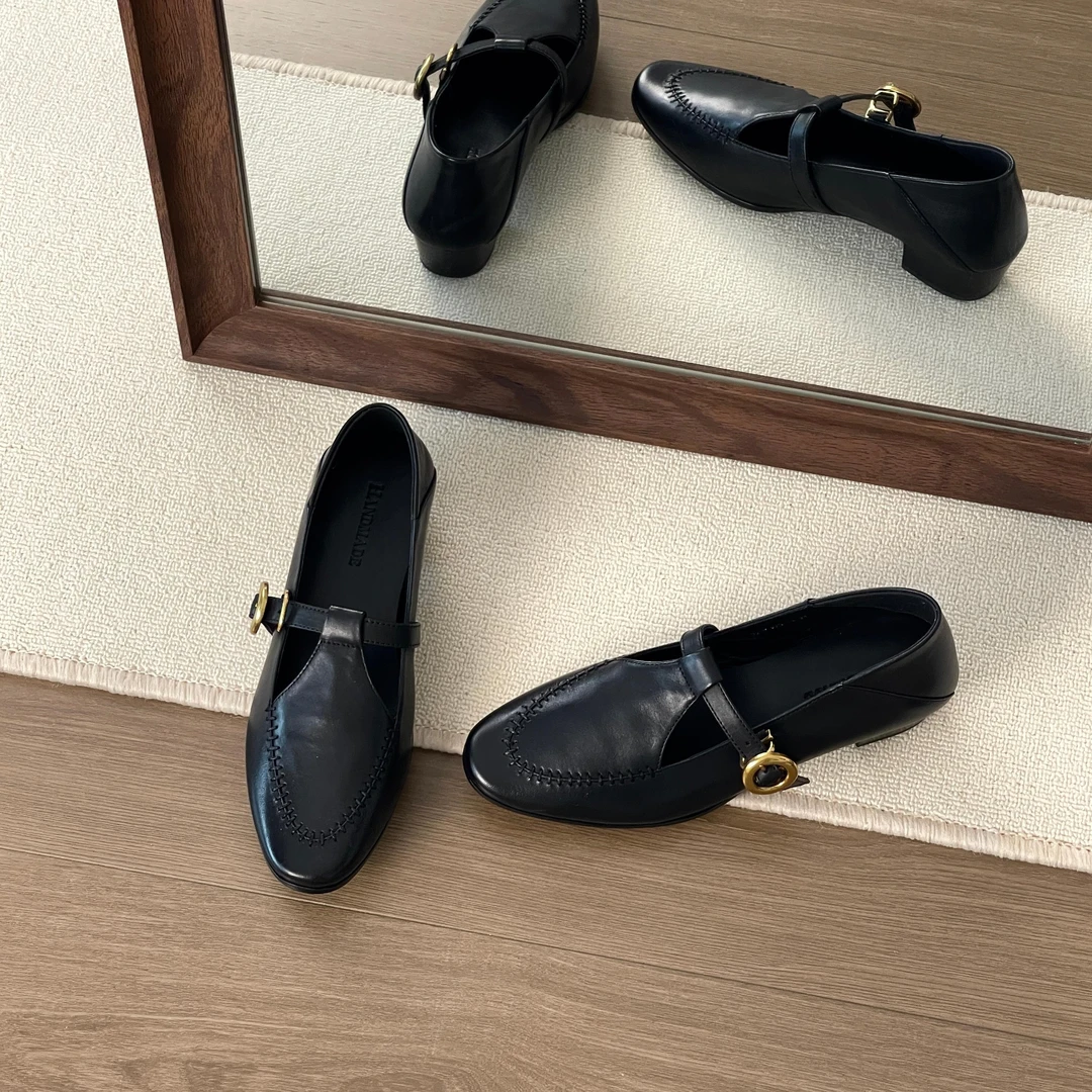 HUSSLOVE 头层牛皮·跟高3.5CM·复古通勤圆头金扣擦色皮乐福单鞋