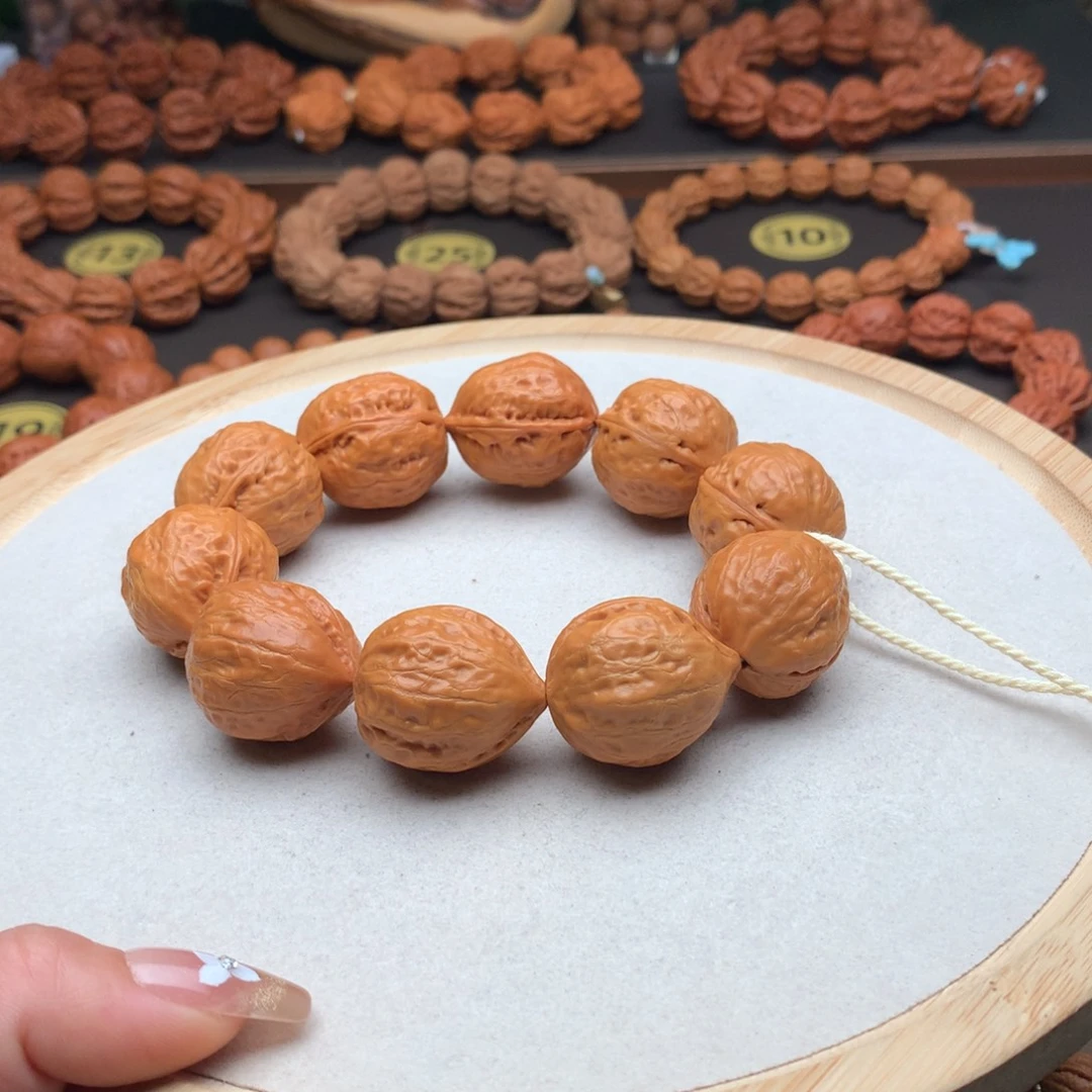 文玩核桃手串水晶之恋