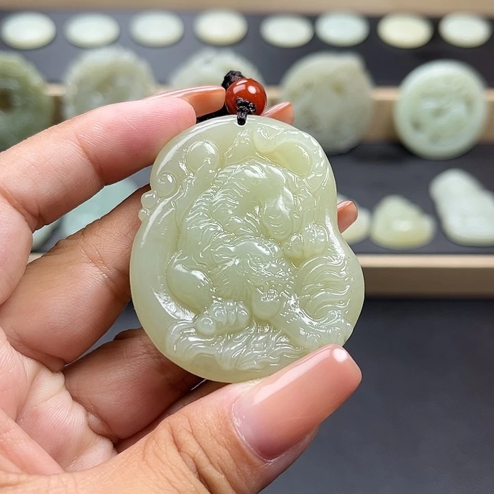 颈饰未镶嵌和田玉