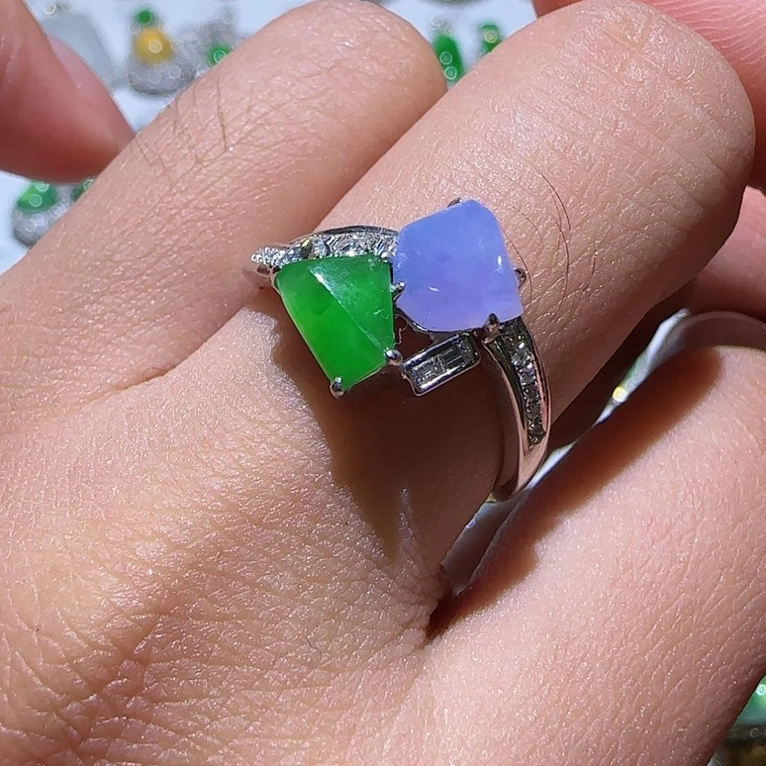 【闪购商品】18K金镶嵌戒指翡翠天然