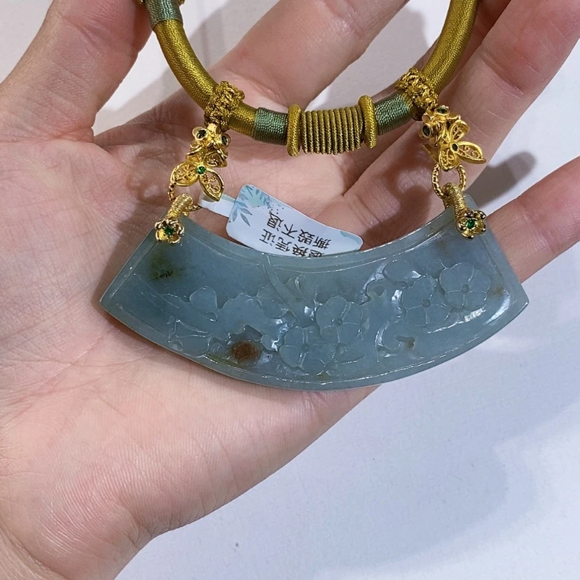 【闪购商品】翡翠未镶嵌颈饰吊坠