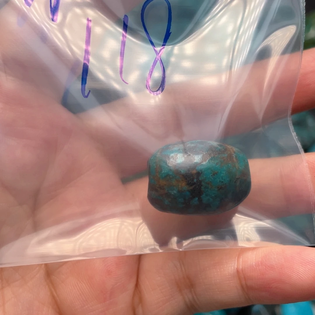 菓***泥绿松石未镶嵌颈饰