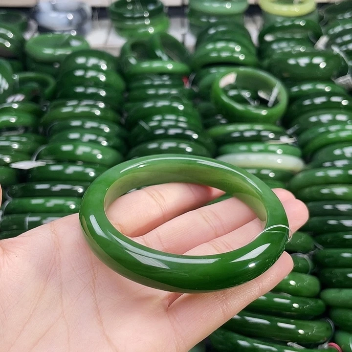 未镶嵌手镯和田玉（碧玉）