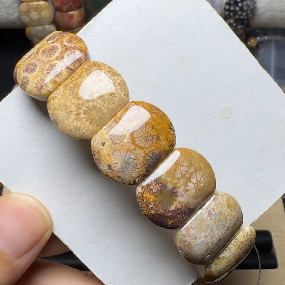 未镶嵌漏，14片复古感花色，盘它硅化玉